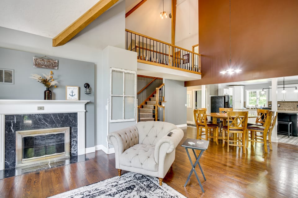 Spacious Family Villa w/ Decks in Chilton! Villa in Lake Winnebago