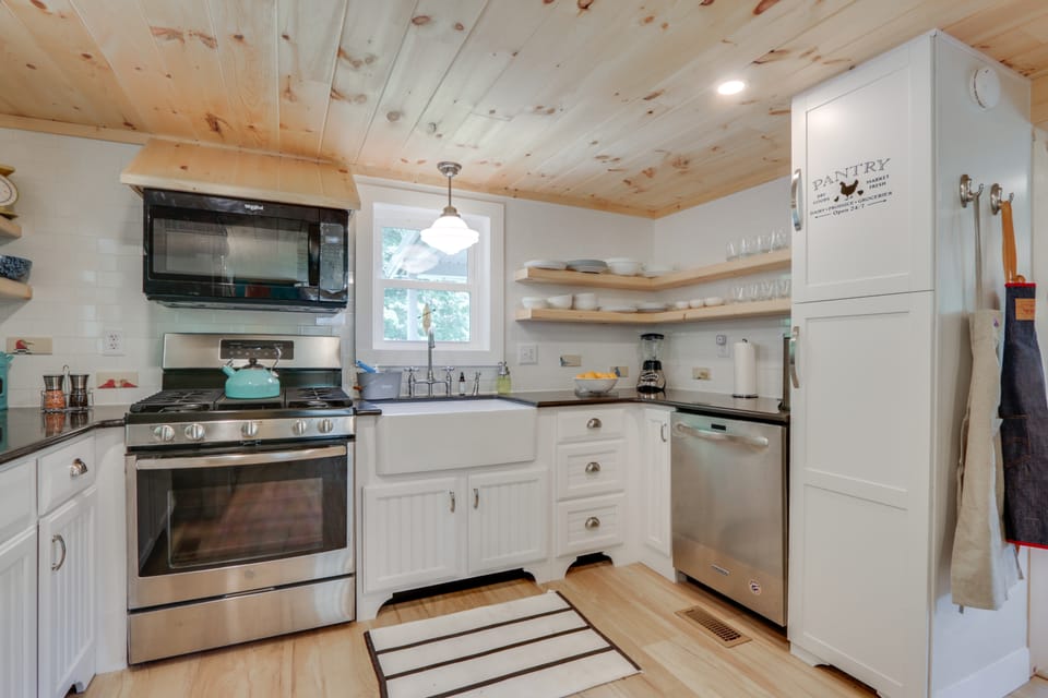 River Views & Boat Launch Access: Huntingdon Home House in Allegheny River