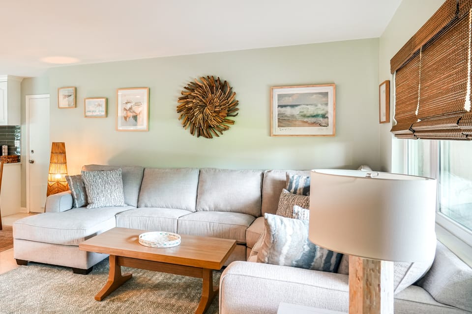 Walk to Jetty Park: Harbor District Home! House in Fort Pierce