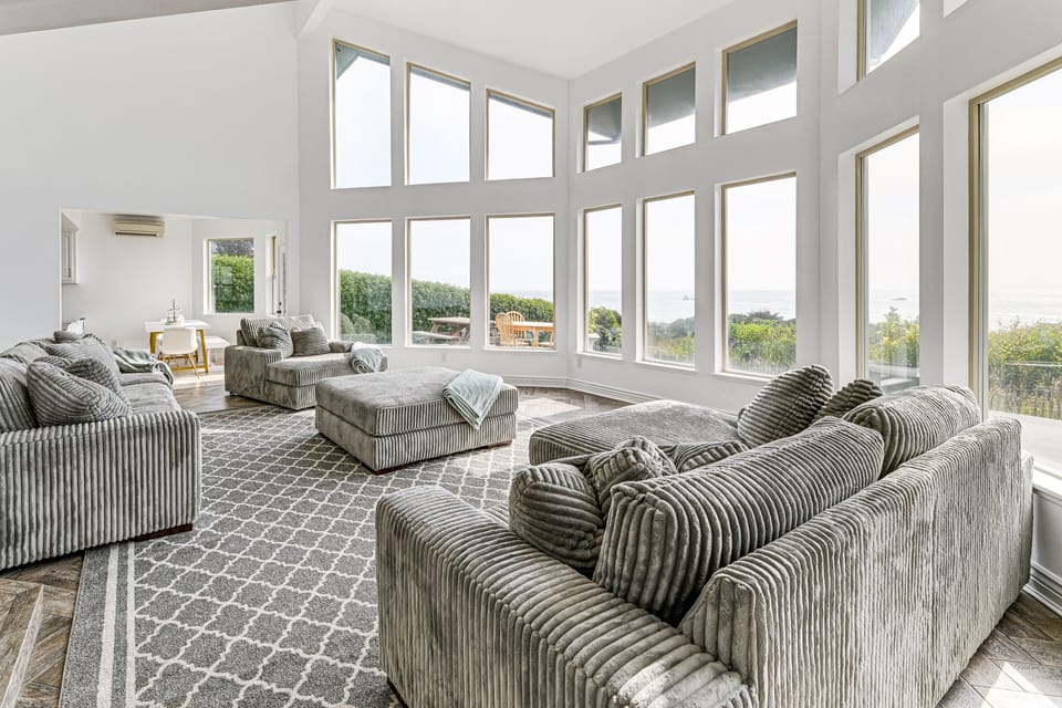 3-Acre Property: Beachfront Home in Smith River! House in Oregon