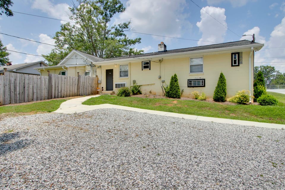 Greenwood Apt: 2 Mi to Self Regional Med Center! Apartment in South Carolina