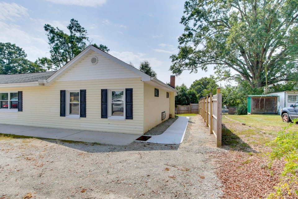 2 Mi to Self Regional MC: Updated Apartment Apartment in South Carolina