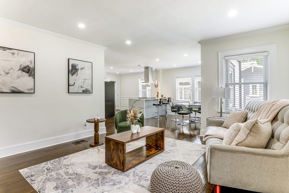 Modern & Fully Updated! ATL Home 4 Mi to Dtwn Fun House in Atlanta