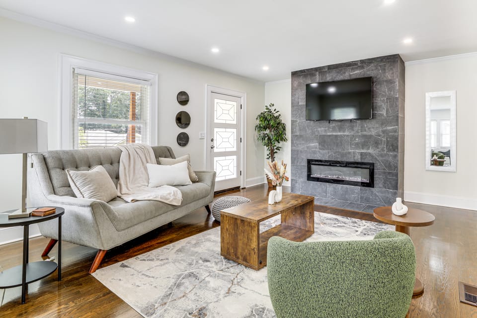 Modern & Fully Updated! ATL Home 4 Mi to Dtwn Fun House in Atlanta