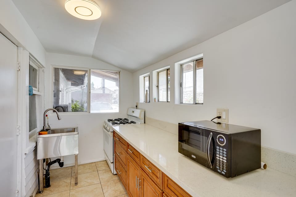 3 Mi to Beaches: Low-Key San Pedro Rental! Apartment in San Pedro