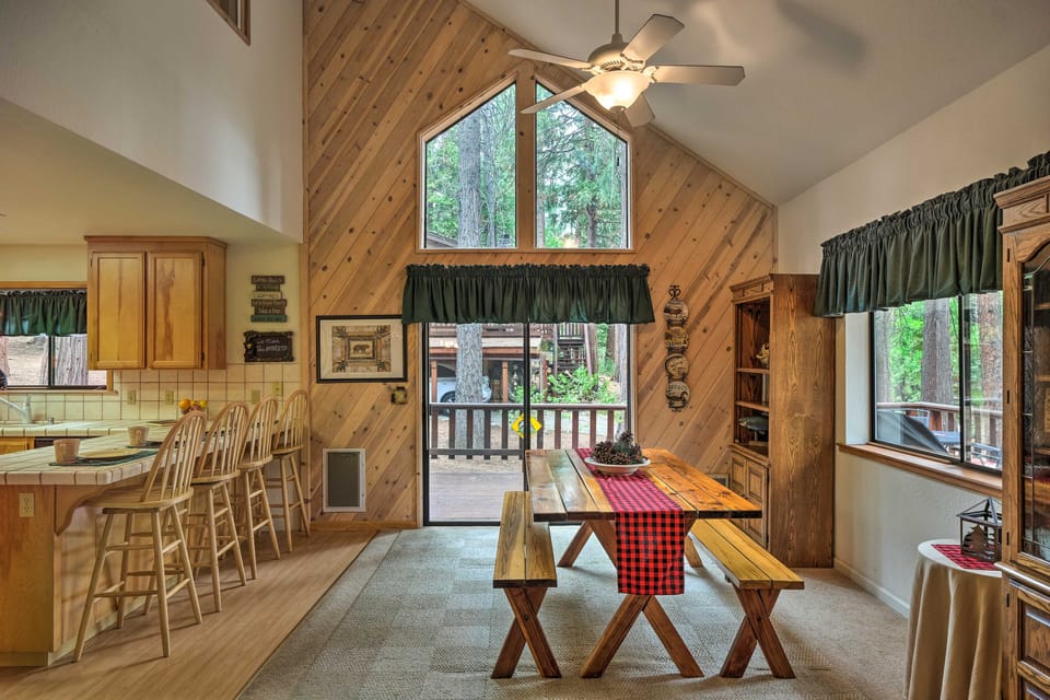 Game Room & Deck: Pet-Friendly Camp Connell Cabin House in Dorrington