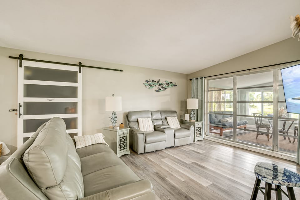 Saltwater Pool | Coastal Family Retreat House in Port Charlotte