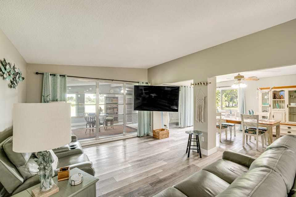 Saltwater Pool | Coastal Family Retreat House in Port Charlotte