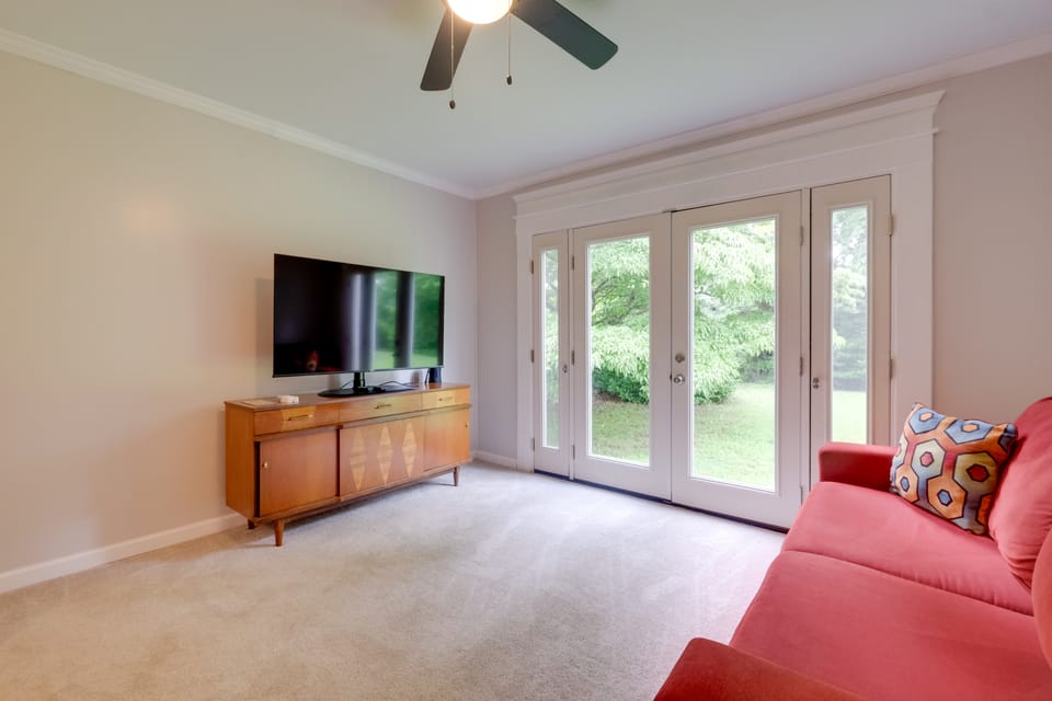 Dock Access: Waterfront Studio in Colonial Beach! Apartment in Maryland