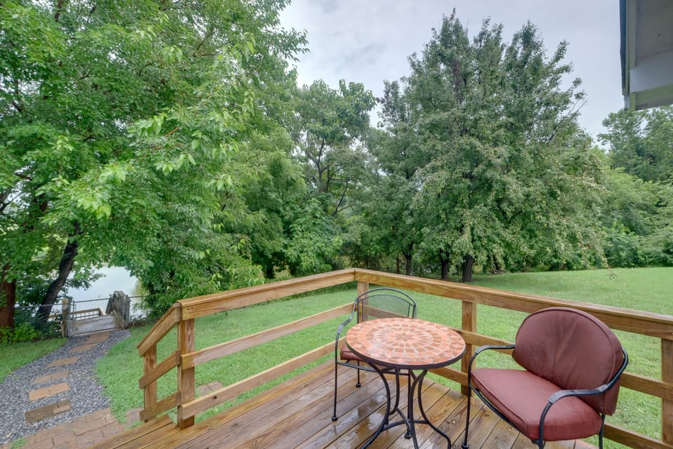 Dock Access: Waterfront Studio in Colonial Beach! Apartment in Maryland