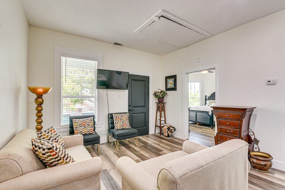 Close to Beach: Walkable Galveston Getaway! Apartment in Galveston Island