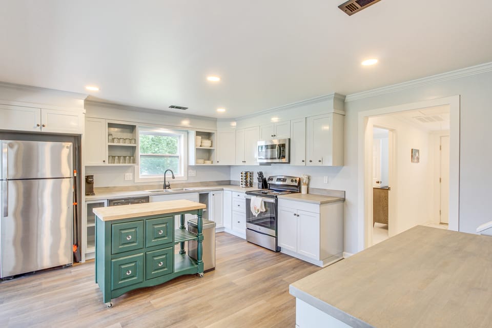 Walk to Winery! Home w/ Patio & Yard in Holt House in Missouri