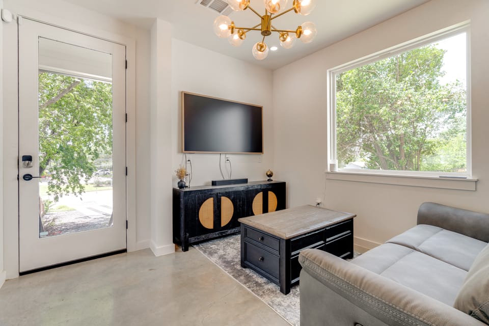 Luxury Living Minutes From Downtown! House in Austin