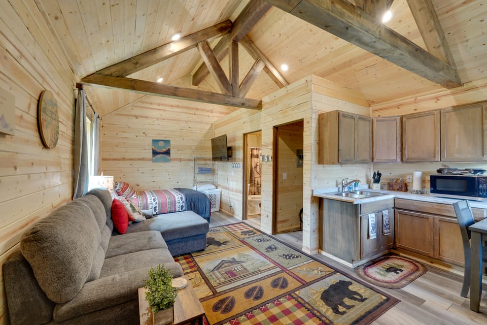 Kenai Peninsula Base Camp: Cabin in Soldotna Apartment in Alaska