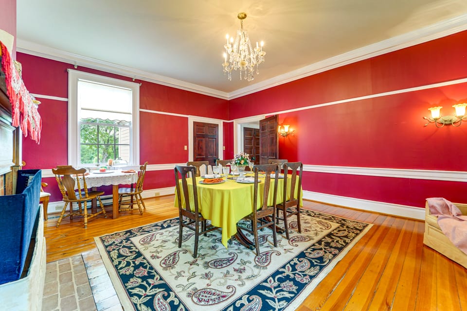 Historic 30 Acre Retreat - Get Back to Nature House in Shenandoah Valley
