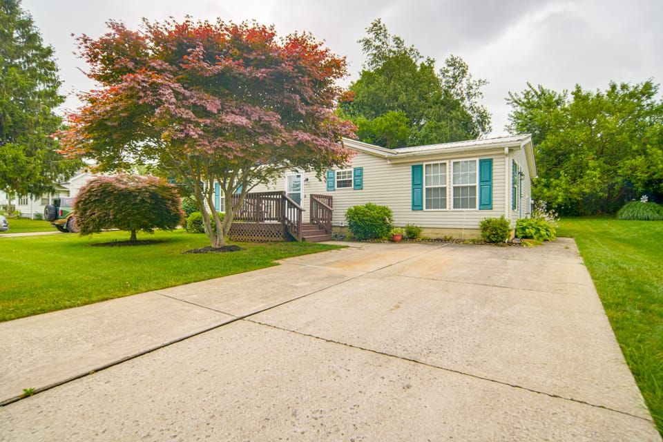 1 Mi to Lake Access: Erie Home w/ Private Backyard House in Millcreek Township