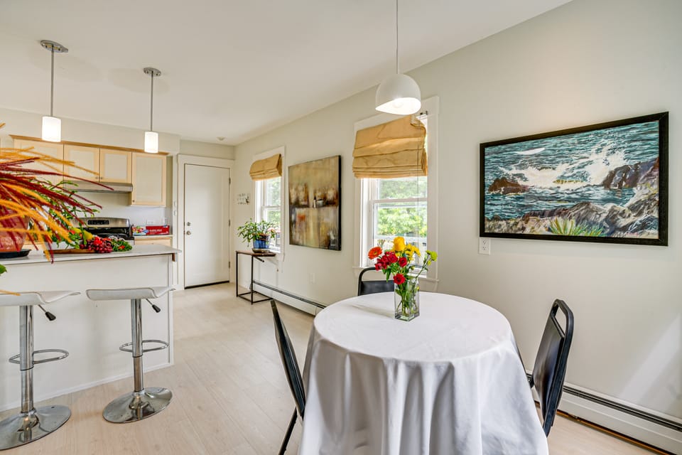 5 Mi to Salem! Lynn Apt By the Sea w/ Patio Apartment in Lynn