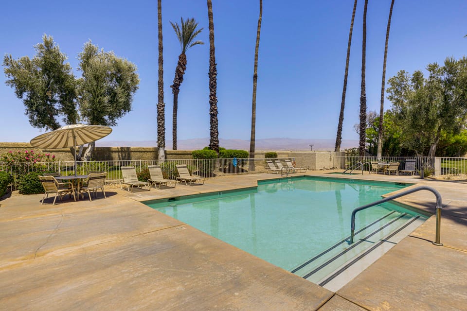 Palm Desert Golf Getaway w/ Views + Resort Perks Apartment in Palm Desert
