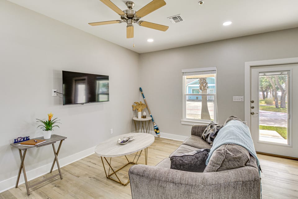 Fish & Swim On-Site: Resort Retreat in Rockport! Apartment in Rockport