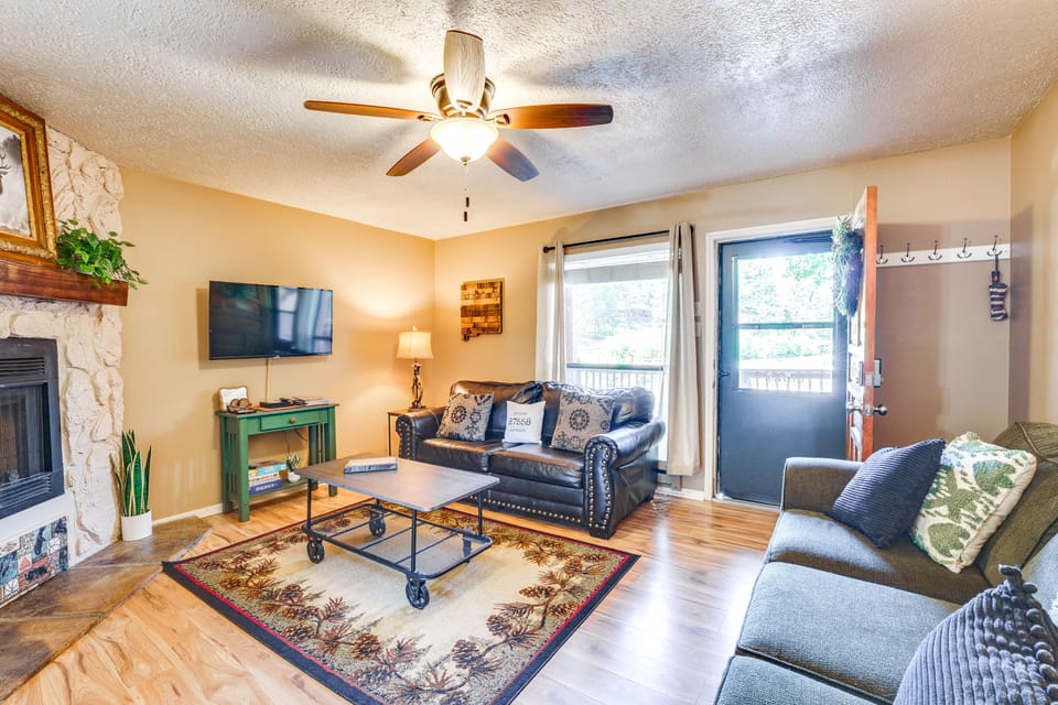 Hike, Bike & Ski: Red River Condo w/ Spa Access Apartment in Red River