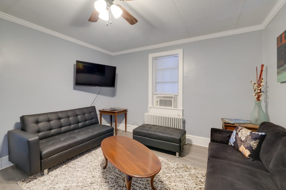 6 Mi to Historic Leesburg: Apt w/ On-Site Dining Apartment in Catoctin