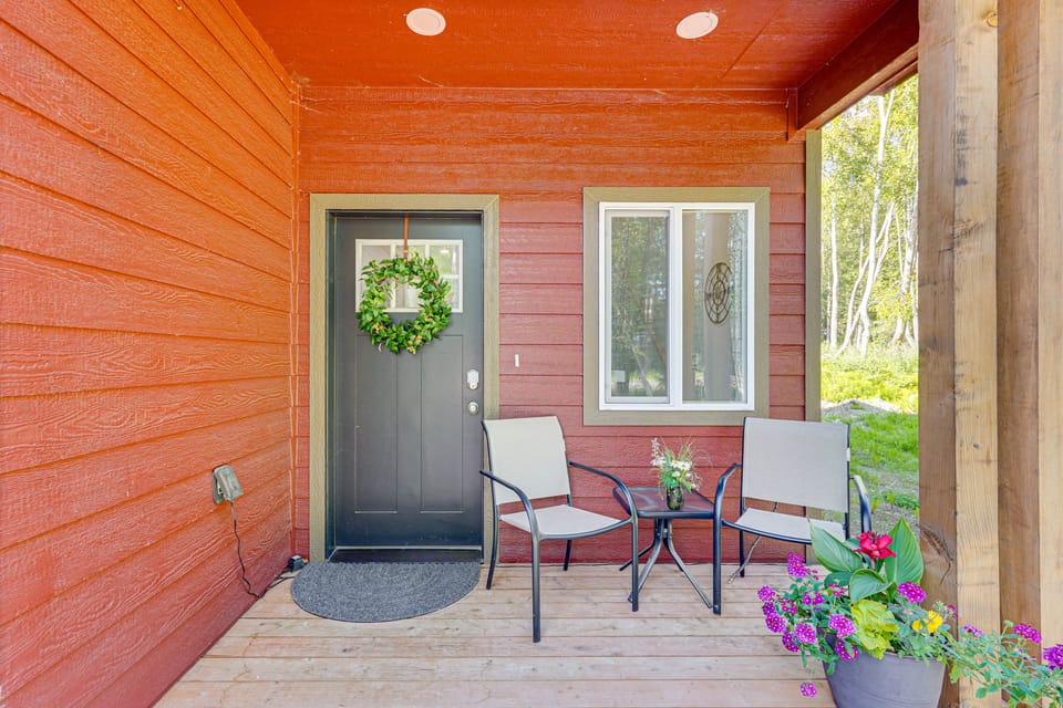 Explore Alaska’s Playground: Modern Wasilla Escape Apartment in Alaska
