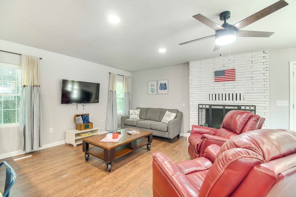 Walk to Marina & Lake: Family Retreat in Afton! House in Lake O The Cherokees