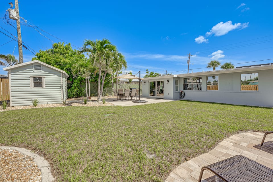 Steps to Englewood Beach: Home w/ Outdoor Oasis! House in Manasota Key