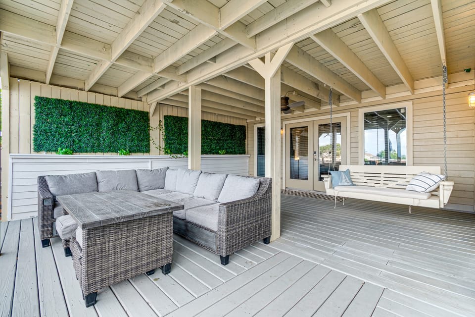 Private Boat Dock & Slip: Luxe Lake Conroe Gem! House in Lake Conroe