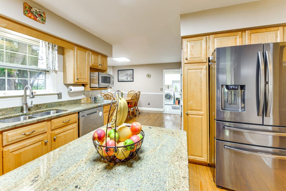 Family Retreat in Beaufort: 3 Mi to Historic Dtwn House in Beaufort