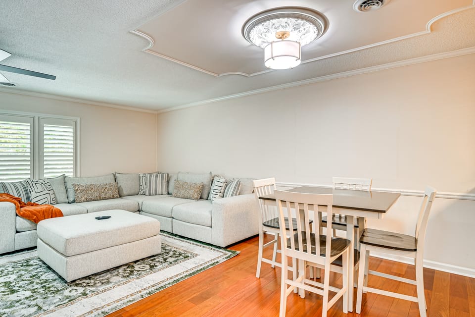 Steps to Sand: Walkable Condo in Myrtle Beach! Apartment in Myrtle Beach