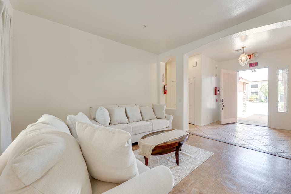 3 Mi to SanTan Village: Home w/ Covered Patio House in Gilbert