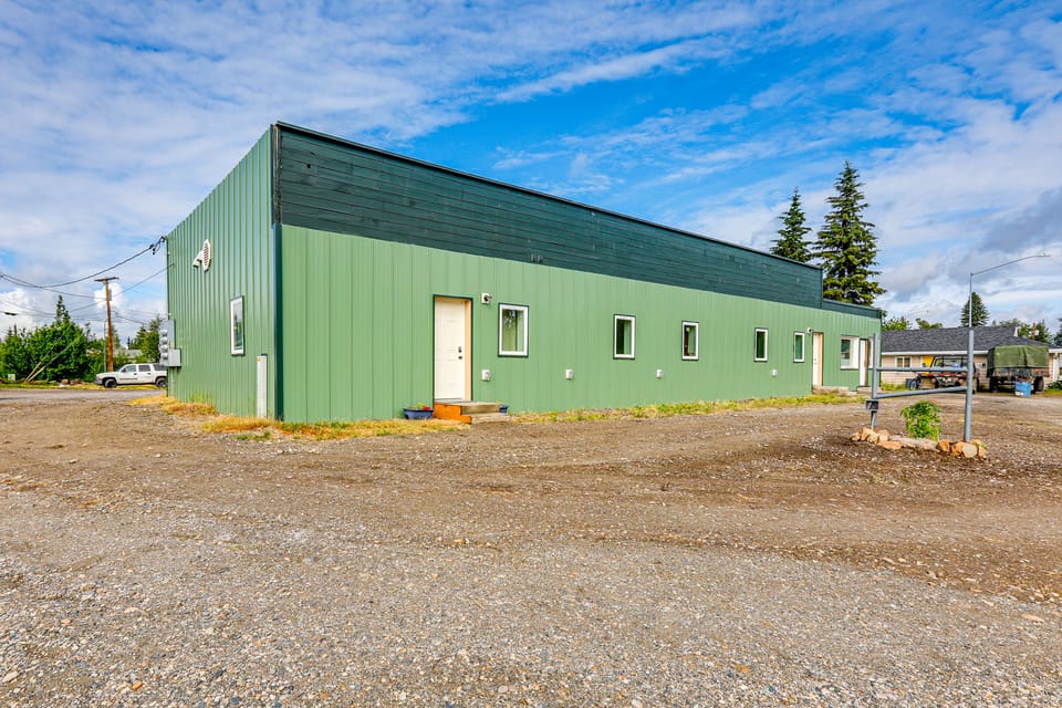 < 2 Mi to Dtwn: Pet-Friendly Getaway in Fairbanks Apartment in Fairbanks