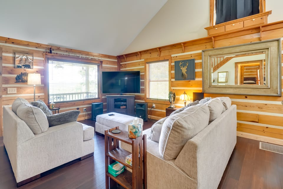 Private mountain cabin retreat-near Watts Bar Lake House in Watts Bar Lake