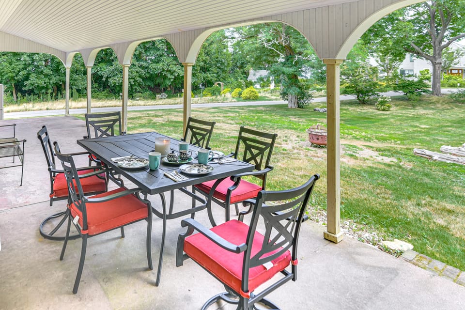 Private Heated Pool: Family Cottage in Plymouth! Cottage in Plymouth