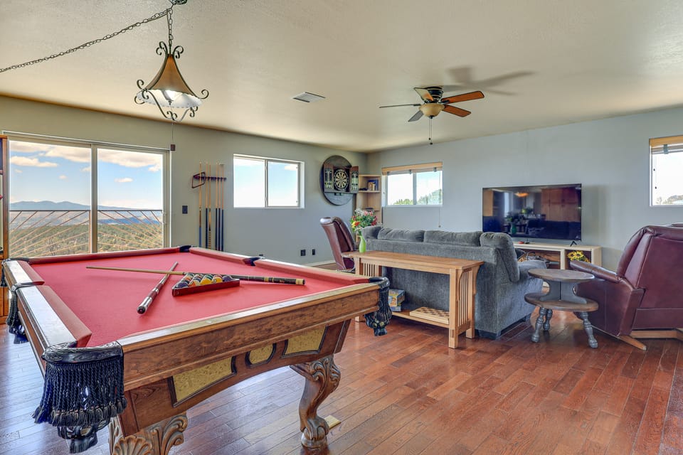Panoramic Vistas and Spacious: Silver City Escape House in New Mexico