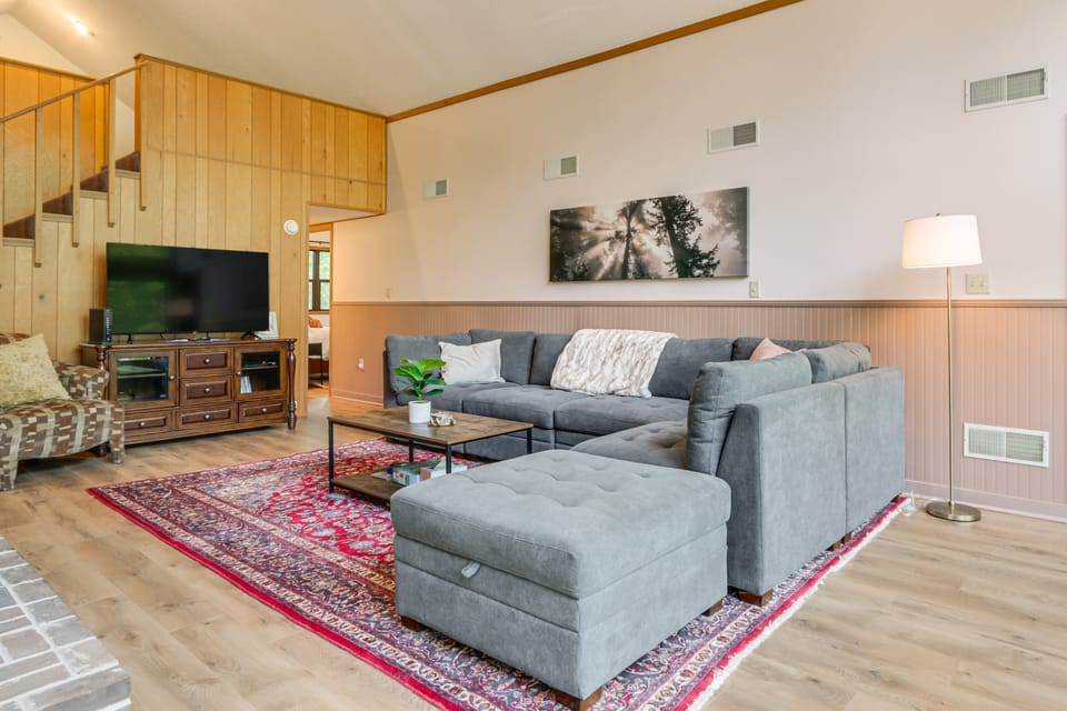 Pool Access: Peaceful Cabin in The Woods Resort! House in Shenandoah Valley