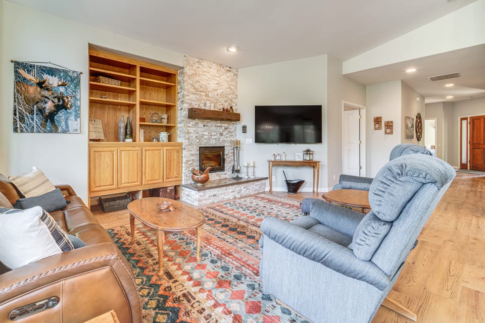 Golf & Mountain Views - Retreat in Clio Apartment in Sierra Nevada