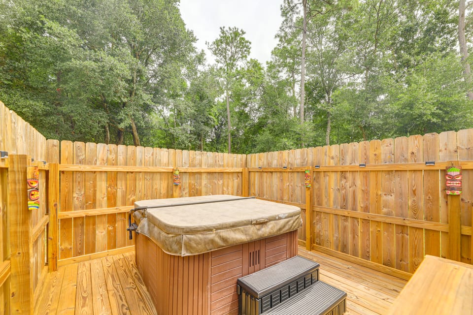 7 Mi to Beach! Sneads Ferry Family Home w/ Hot Tub House in Sneads Ferry