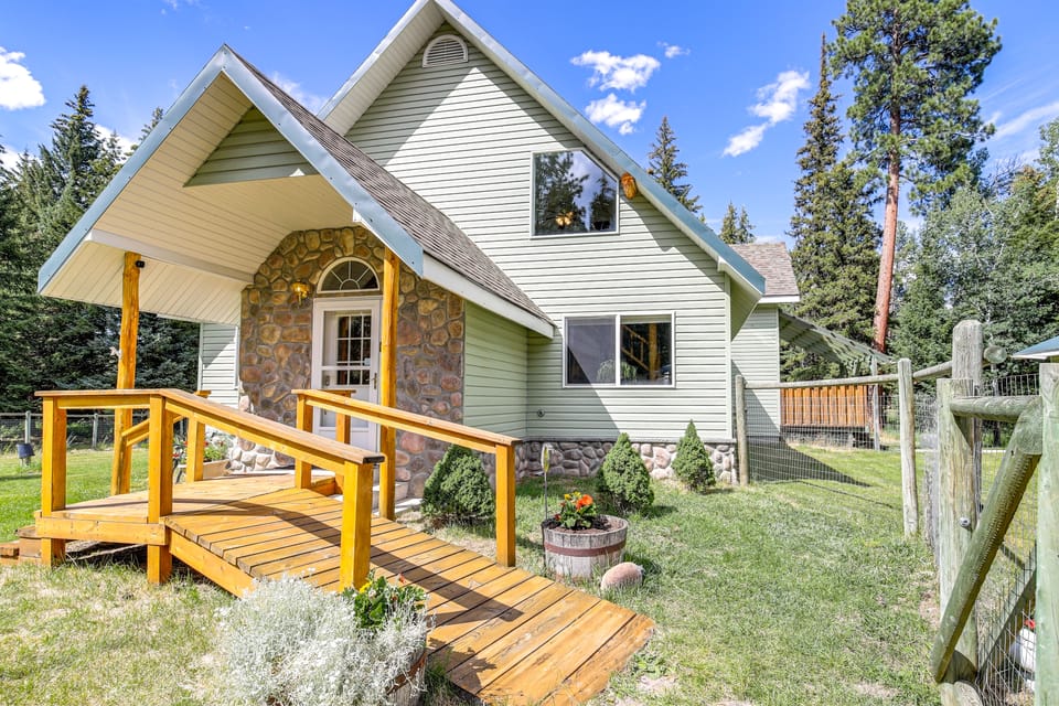 Private Hot Tub: 'Enchanted Hideaway' in Lincoln! House in Idaho