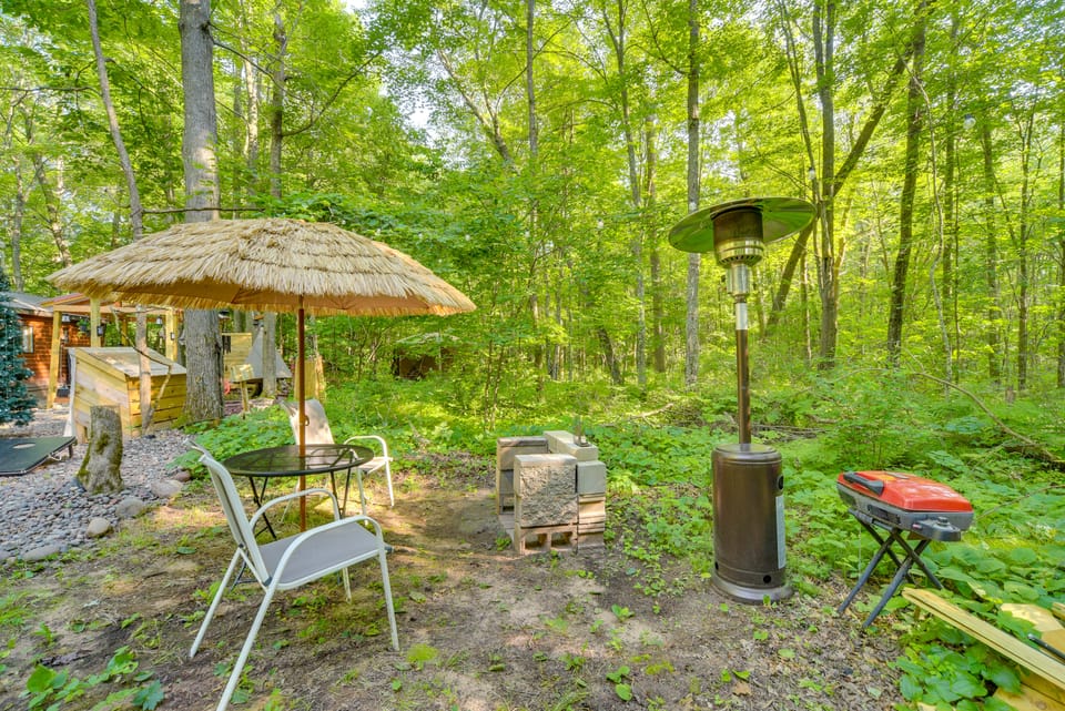 Glamping Getaway w/ Porch in Wisconsin Northwoods Apartment in Wisconsin