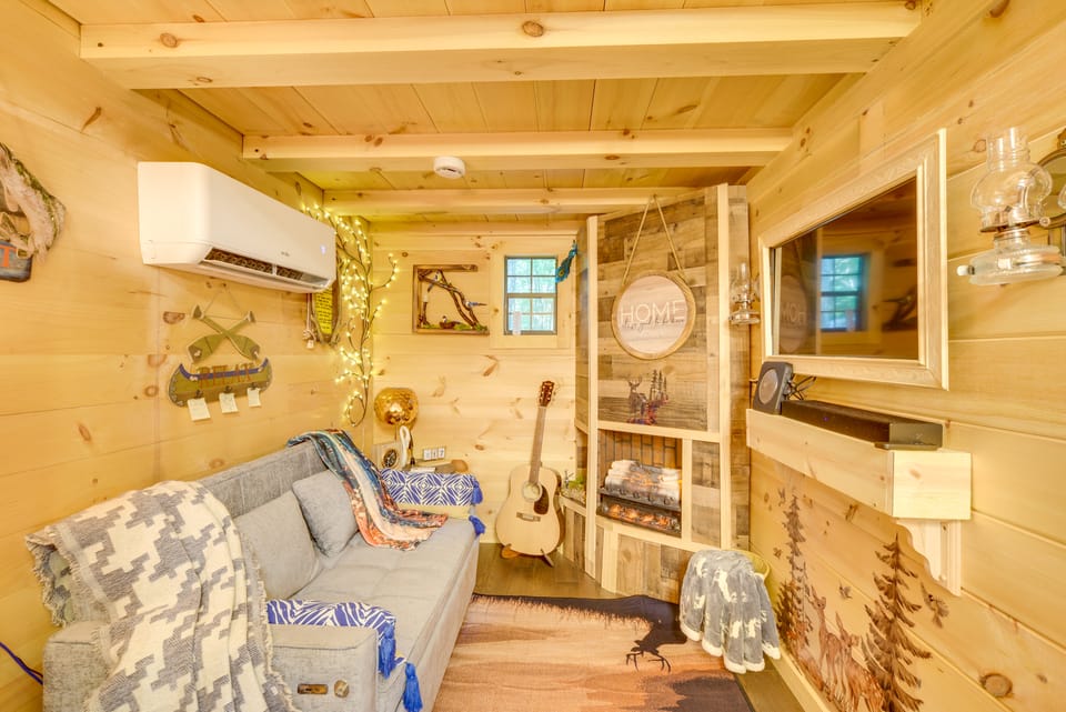 Glamping Getaway w/ Porch in Wisconsin Northwoods Apartment in Wisconsin