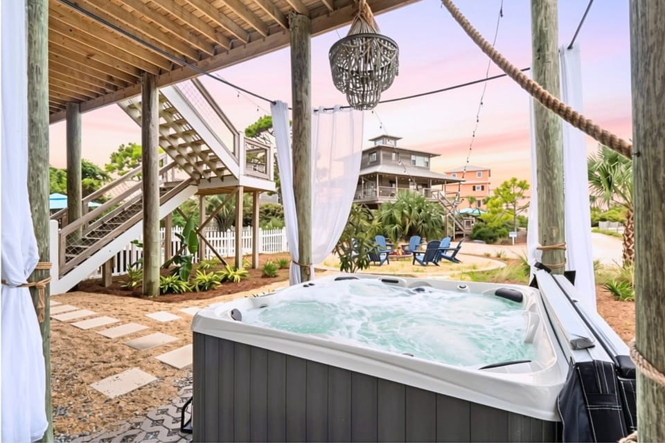 Private Pool & Hot Tub, 360° Porch, Steps to Beach House in Florida