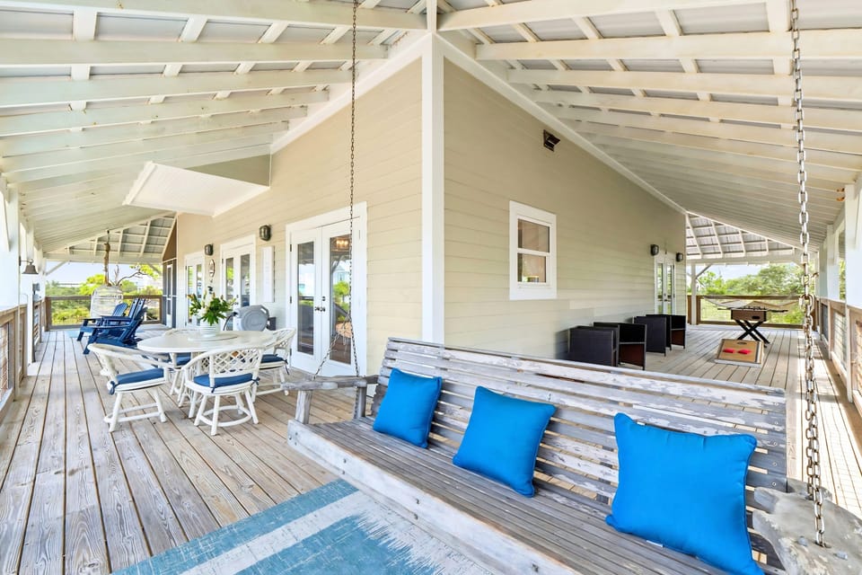 Private Pool & Hot Tub, 360° Porch, Steps to Beach House in Florida
