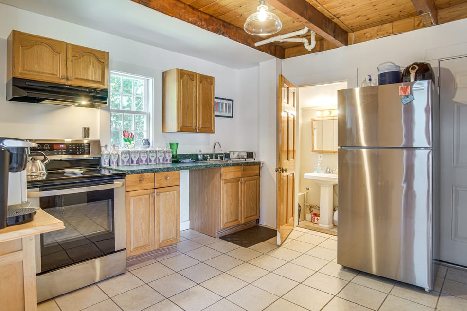 < 1 Mi to Beaches: Home w/ Deck in Oak Bluffs House in Tisbury