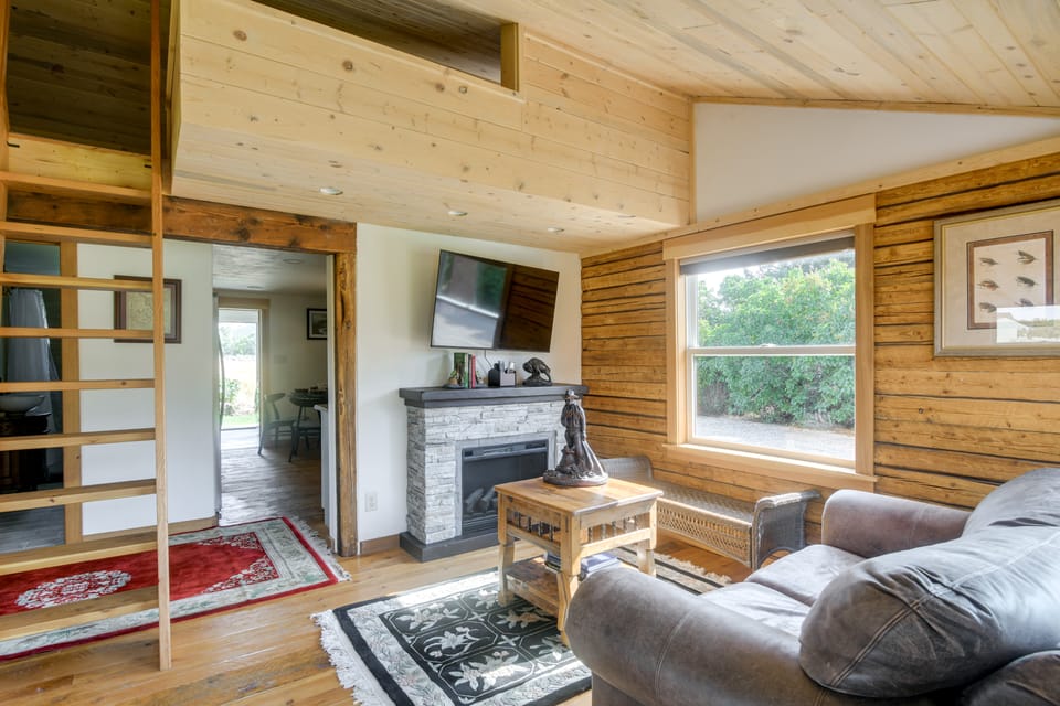 Ski & Soak: Gem 7 Mi to Kelly Canyon Ski Resort House in Idaho