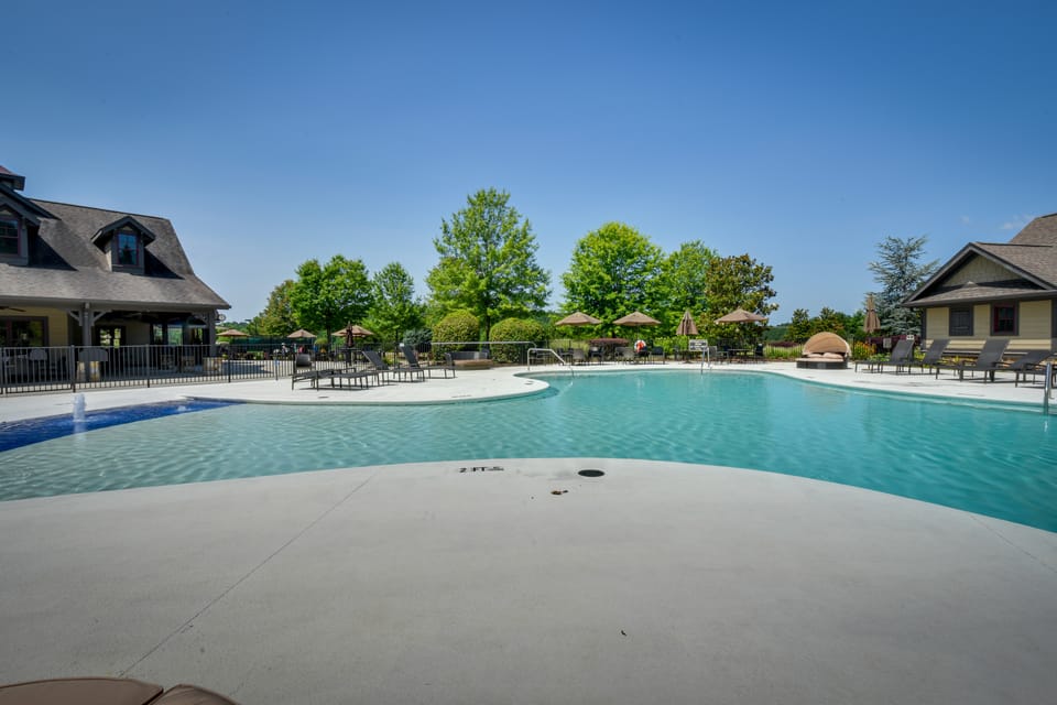 Community Perks: Mountain-View Condo in Toccoa! Apartment in Lake Hartwell