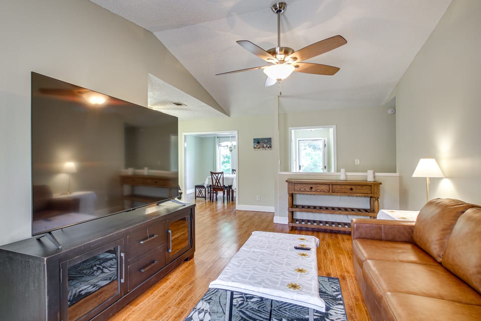 Shop, Dine & Visit UWF: Pensacola Home w/ Yard! House in Pensacola