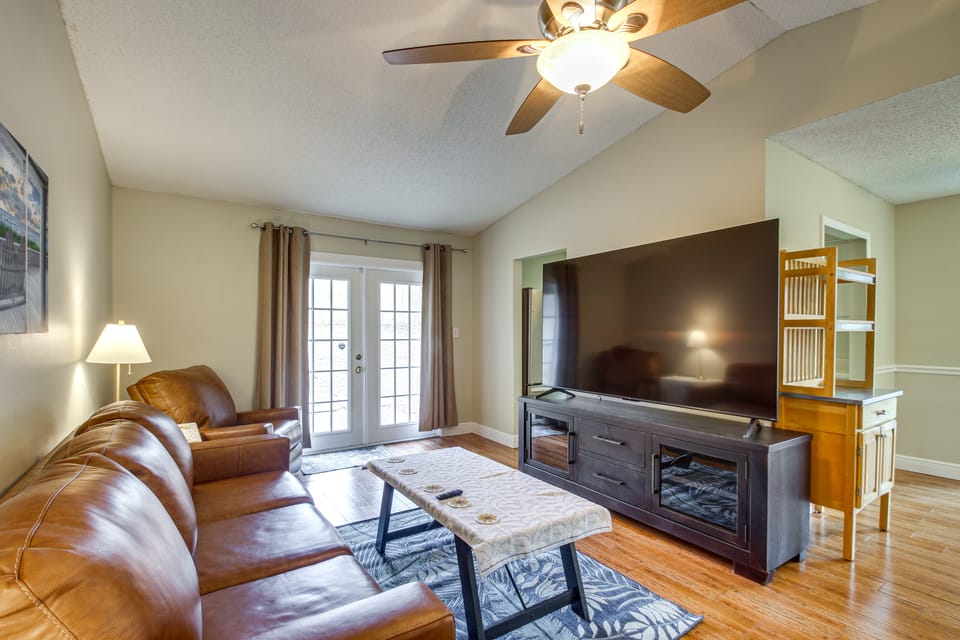 Shop, Dine & Visit UWF: Pensacola Home w/ Yard! House in Pensacola