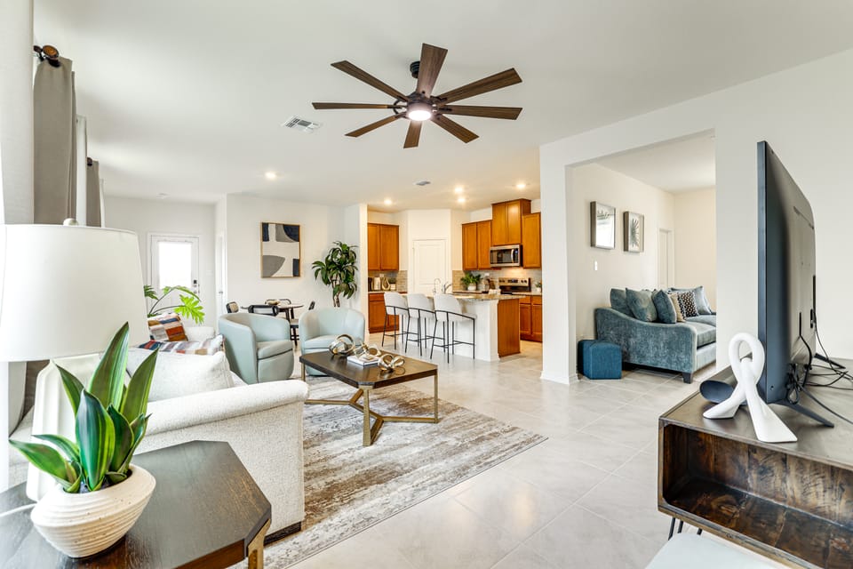 12 Mi to San Antonio River Walk: Home w/ Yard! House in San Antonio
